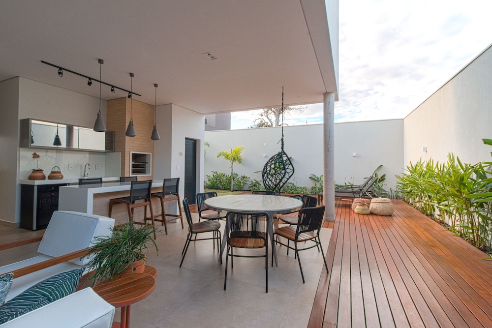 Outdoor Kitchens & BBQ Gas Line Planning: What Greater Victoria Homeowners Should Know